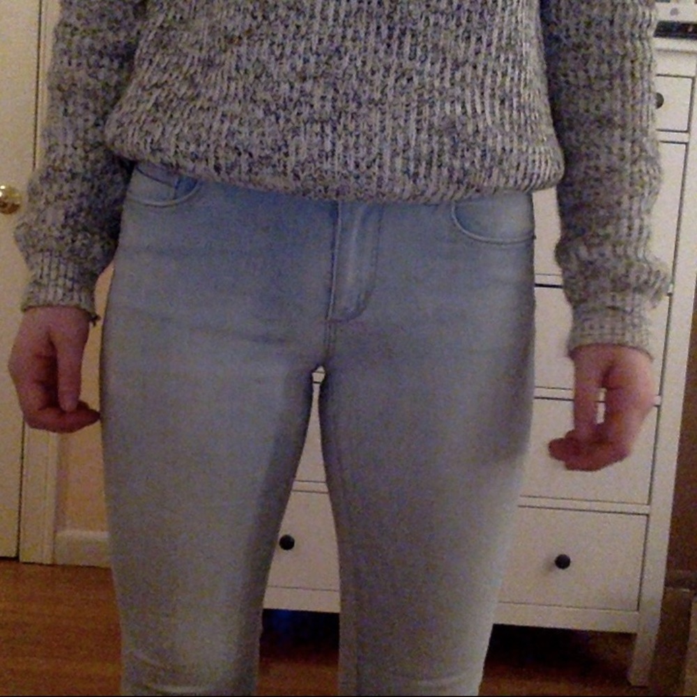 light wash jeans